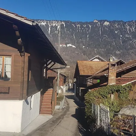 The Swiss Kiwi Chalet Terrace * Bönigen